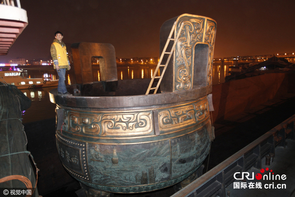 世界最大铜鼎运抵广西西来寺已有最大佛钟图片来源:视觉中国
