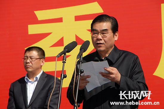 唐山市委副书记、市长丁绣峰。张光明 摄