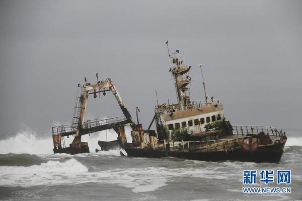 骷髅海岸一处沉船。新华网记者吴长伟摄