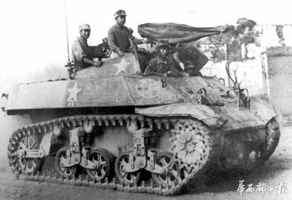 中国远征军装备的由美制M3轻型坦克改装的装甲侦察车。