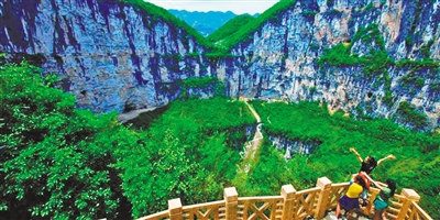 ▲奉节小寨天坑