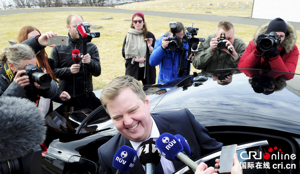  冰岛总理 京勒伊格松 宣布辞职 (图)|冰岛|议会_凤