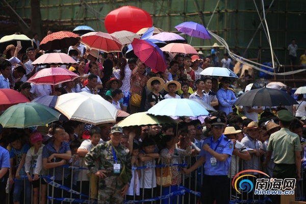 活动现场吸引了大批市民。南海网见习记者 刘洋摄