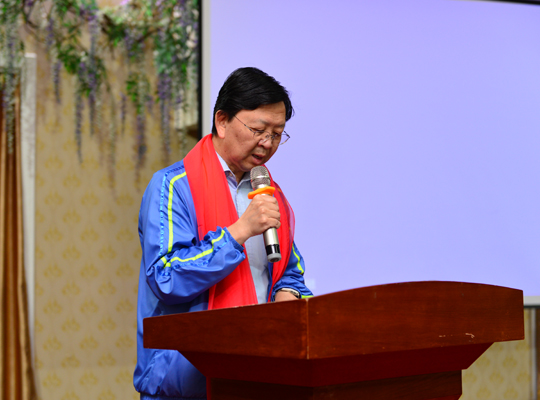 打工妹之家理事代表梁建华致辞。