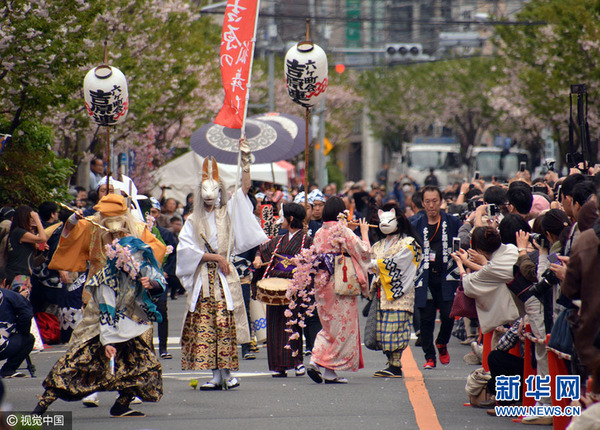 东京浅草:再现150年前吉原艺妓花魁行游盛况(高清)