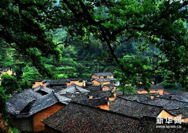 　　 浙江丽水市松阳县杨家堂村一角，该村至今已有350多年的历史（4月14日摄）。
