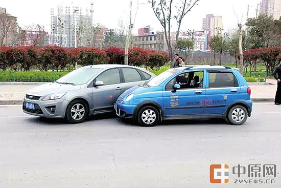 郑州交警微信处理交通事故上线试运行 拍几张