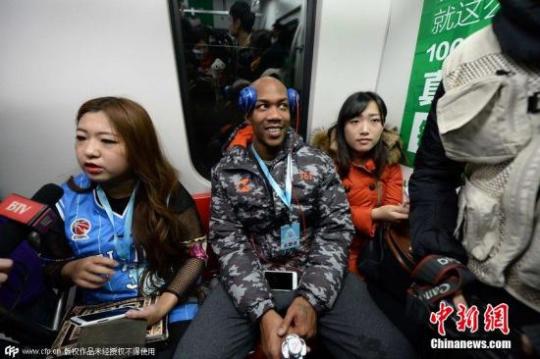  马布里 获颁  中国绿卡  兑现承诺 CBA老兵传递正