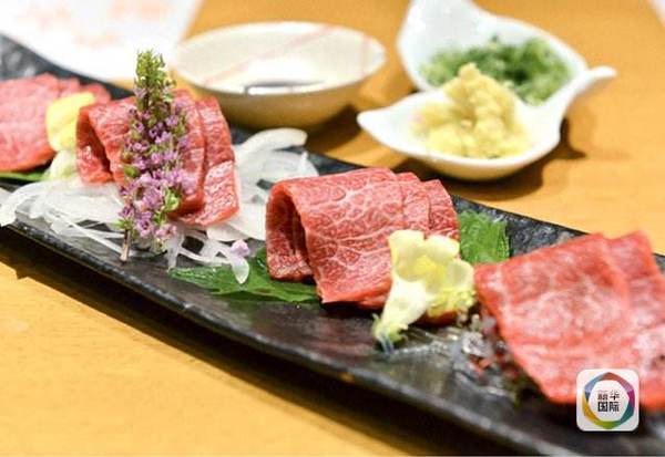 　　味道鲜美的马肉刺身