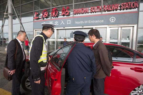 浙牌客运车在上海开出租被罚,司机不服起诉终