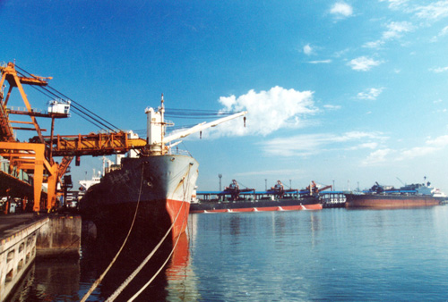 秦皇岛港成为中国石化唯一指定海运煤炭下水港