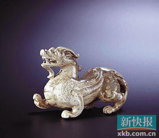 ■汉或以后青玉雕辟邪(8.7厘米)