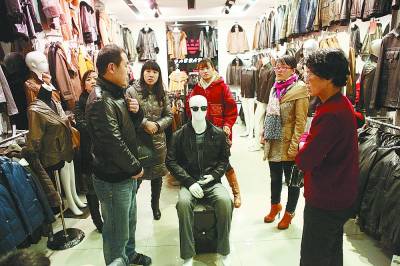 1960年由上海援建集宁皮件厂