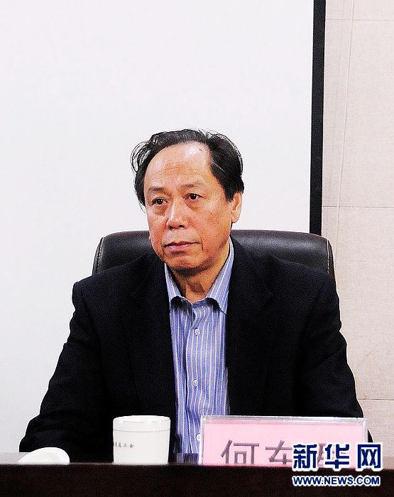 新华社原副社长,著名书法家何东君在首发式上致辞