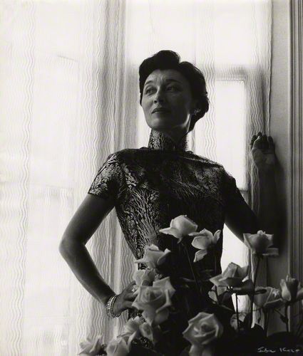1959年，艾达·卡尔为韩素音拍摄的肖像。世纪文景供图