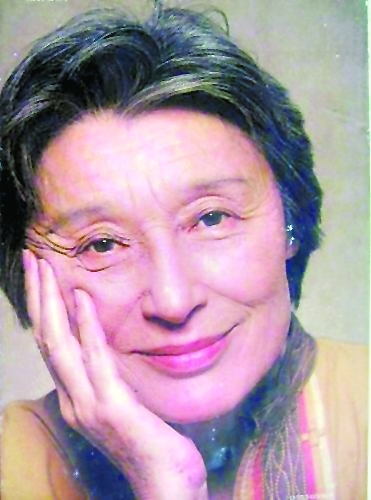 世纪传奇女性作家韩素音在当地时间11月2日中午于瑞士洛桑的家中去世，享年96岁。韩素音的女儿周惠音和唐蓉梅表示，韩素音遗体告别仪式将于本月8日在洛桑举行。
