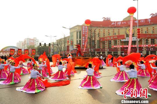 第十二届中国(绵竹)年画节开幕再现迎春图场景_文化频道_凤凰网