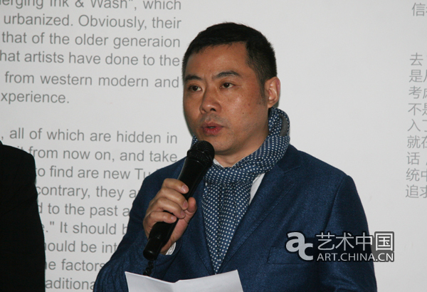 99艺术网CEO杨凯在开幕式上发言