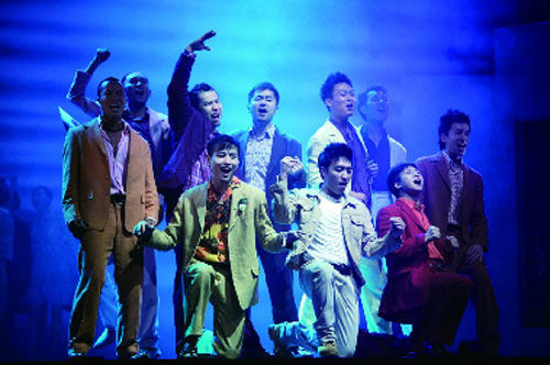 《妈妈咪呀!》中文版岛城热演 谭雅本色演出_娱乐频道_凤凰网