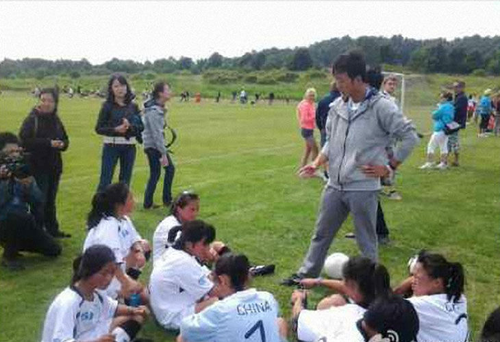 河南小学生女足胜瑞典少年队 小世界杯 首战告
