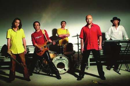 周晓鸥单飞唱老歌被诉 零点乐队成员要求赔偿530万_娱乐频道_凤凰网