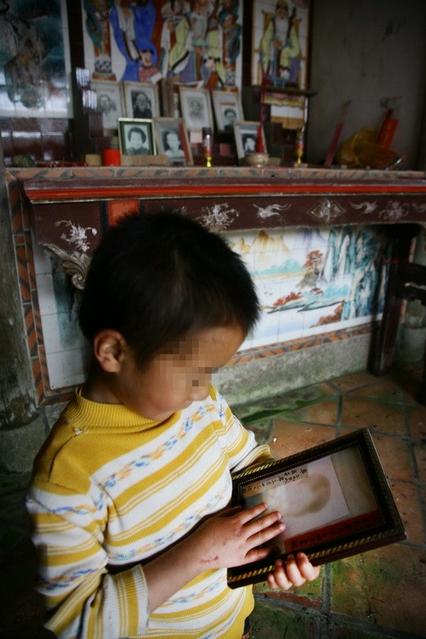 一门三父子_父子三人均感染艾滋