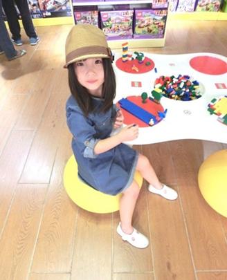 <em>高晓松老婆照片</em>:徐珊珊与高晓松女儿照片曝光