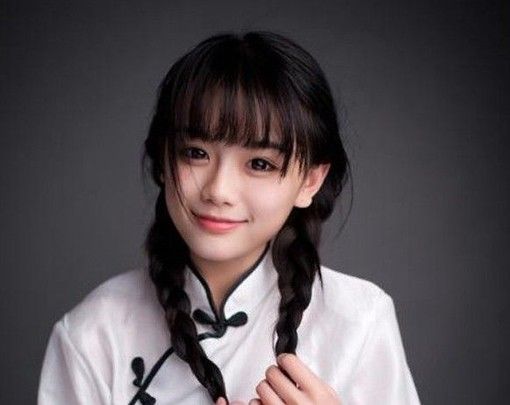 "南笙"再曝大尺度照片 "网络红人"不再扮丑