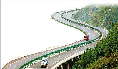 山东高速路建设运营账本每公里年均收费约334万元