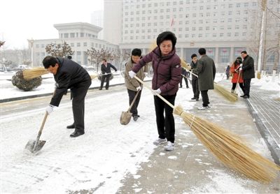 宁夏书记,主席上街扫雪