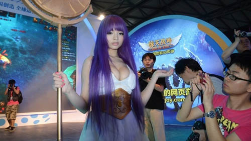 网曝chinajoy中青宝露底雅典娜coser遭解约