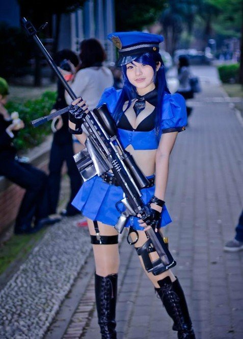 <em>胸</em>捍女警扛枪打猎 性感台<em>妹</em>Misa英雄联盟CO