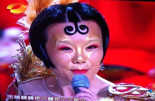 龚琳娜被指唱《大笨蛋》跌份儿老锣夫妇齐叫屈