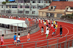 浙江一小学建成空中操场