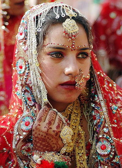 印度卖妻习俗 年轻美艳新娘仅售几百元