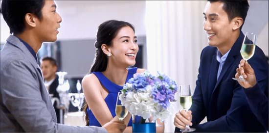 Angelababy闪电代言佳洁士,炫<em>白女神</em>就让你当