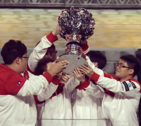 英雄联盟s2总决赛台湾tpa夺冠