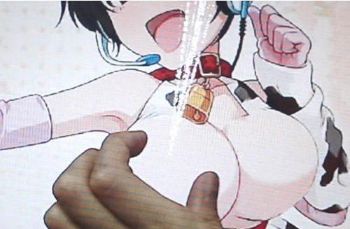 日本宅男自制体感<em>游戏</em> 成功练就挤奶龙爪手_游