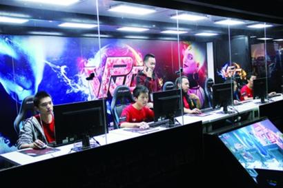 仙阁电竞俱乐部_职业电竞俱乐部收入(2)