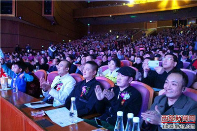 著名歌唱家刘和刚唱歌 rdn_5639c765019b2.jpg