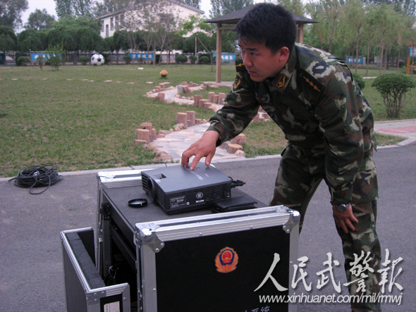 武警营口支队"移动电影""蹲点住连"_辽宁频道_凤凰网