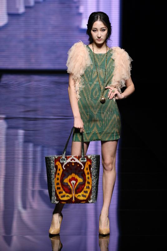 2012年10月30日，北京，2013春夏中国国际时装周Guli专场秀。