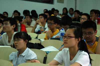 软件学院举行2012年招生和学生工作研讨会