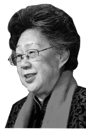 黄会林:盼年轻人攀登更高峰