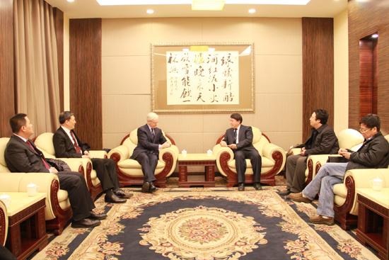 校领导会见光大永明人寿保险公司客人