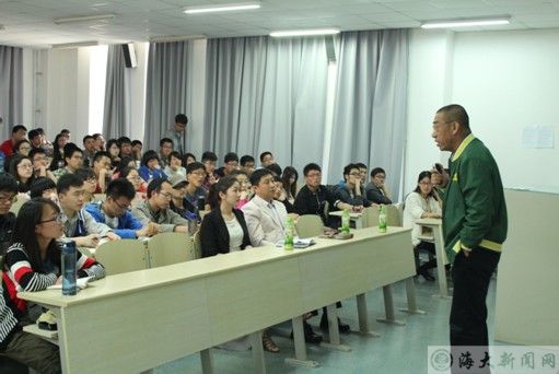 交通运输管理学院举办中远扭亏之路主题讲座