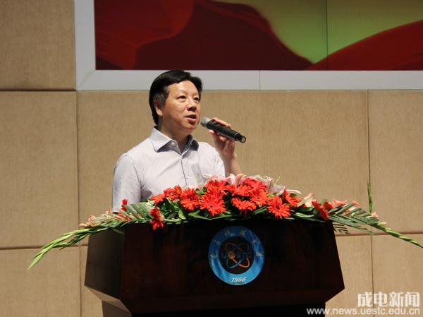 学校2013年暑期社会实践队伍出征_教育频道_