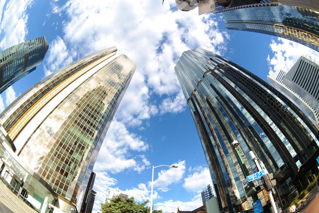 三星发布最小NX 10mm鱼眼镜头 售价未公布_科技频道_凤凰网