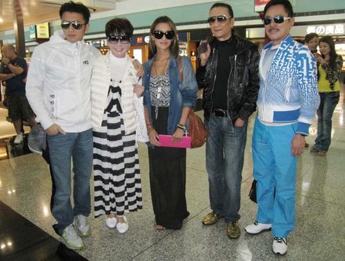 谢霆锋旅游归来谈柏芝 否认复合疯狂想儿子