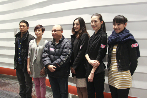 张雯王思思现《王者之剑》观影团